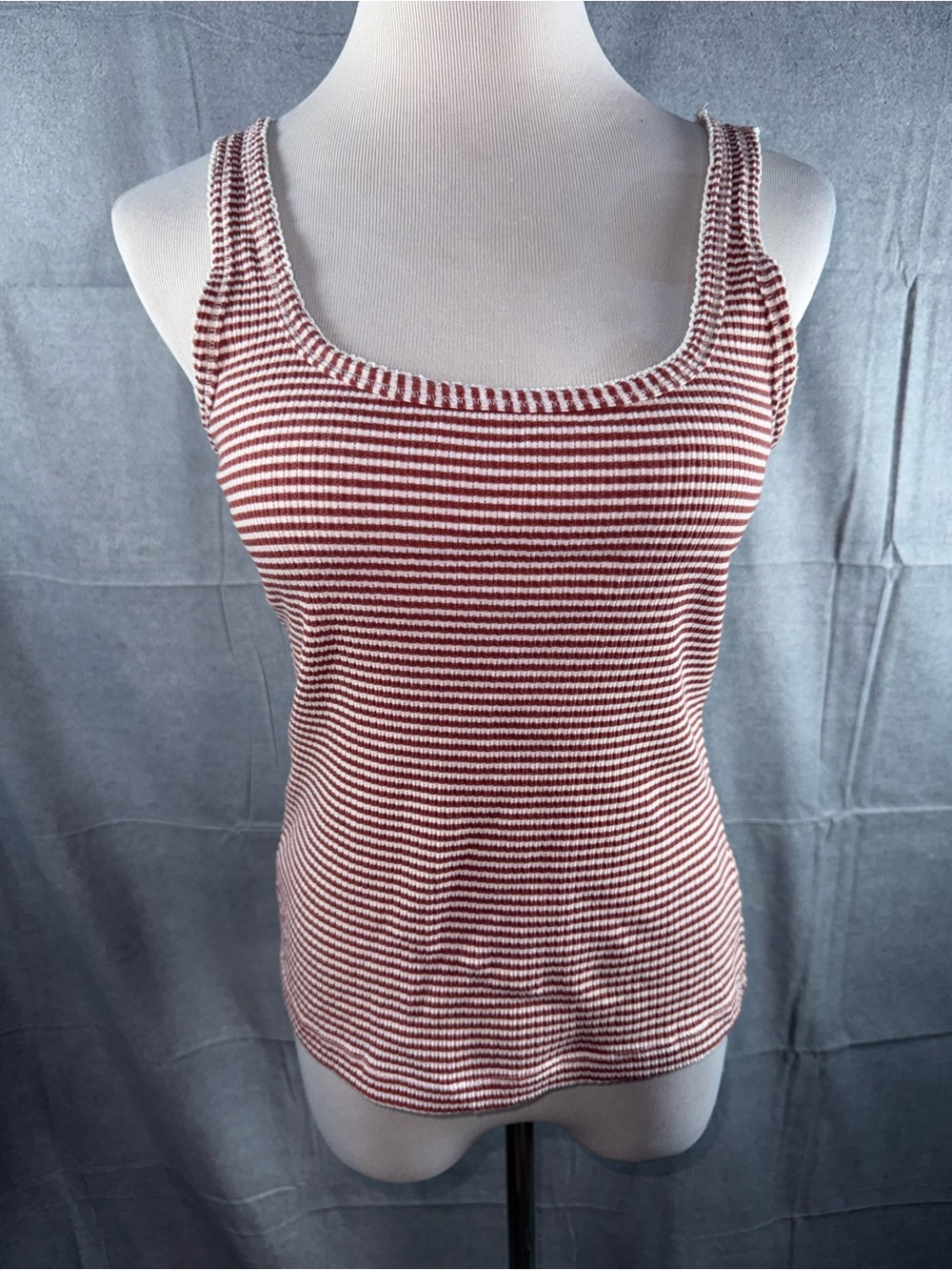 2527-Universal Thread Red & White Striped Knit Tank